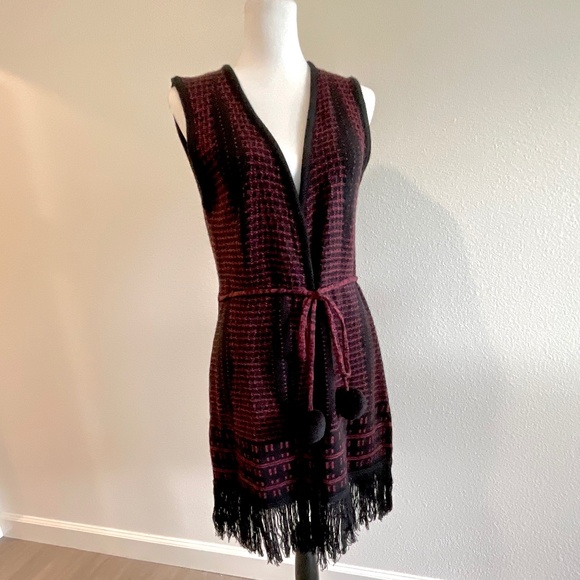 BCBGMaxAzria Wrap With Pom Pom Ties Fringe Size Large - Picture 2 of 13